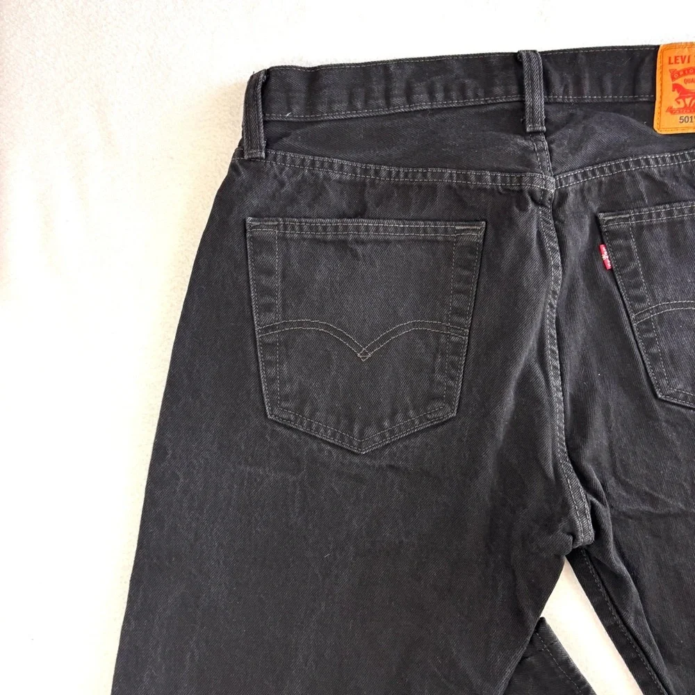 Levi's 501 Men's Black Faded Buttonfly Classic 100% Cotton Straight Jeans‎ 34/32